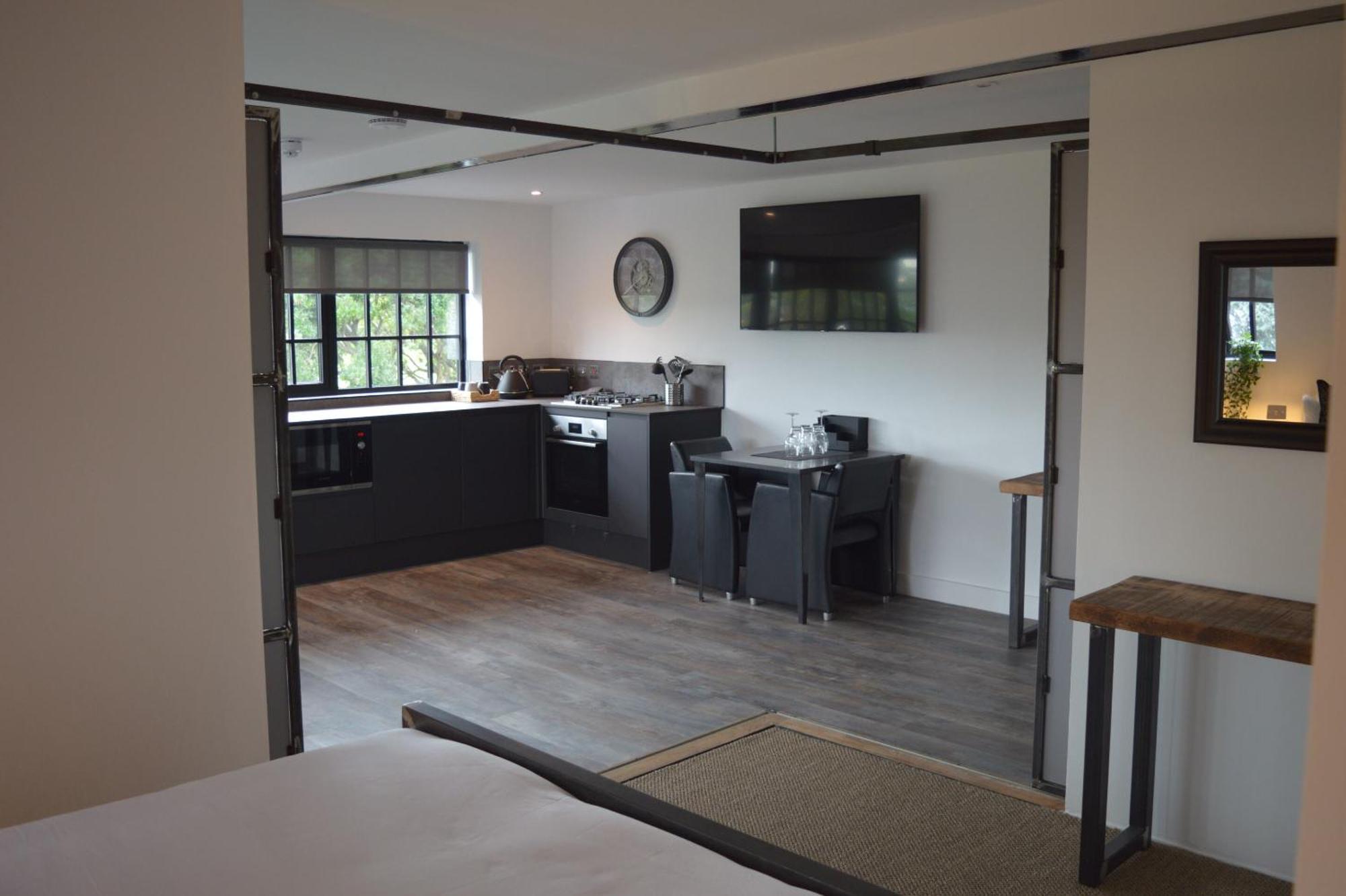 Booking Urban At Halstead Halstead  Exteriör bild