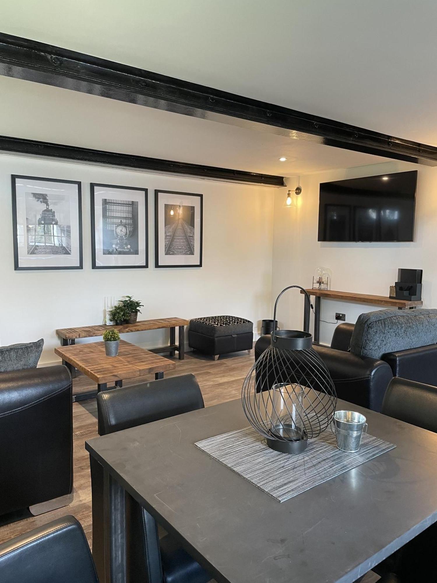 Booking Urban At Halstead Halstead  Exteriör bild